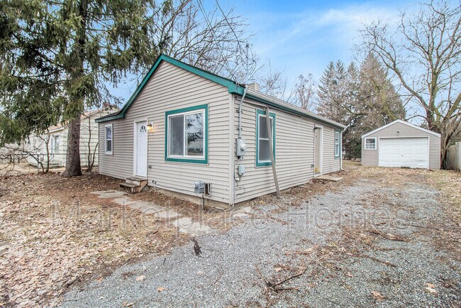 Building Photo - 3052 Joslyn Rd