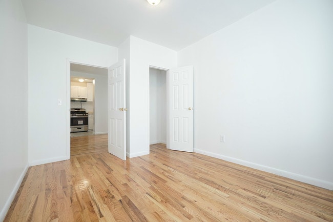 Building Photo - 451 E 116th St