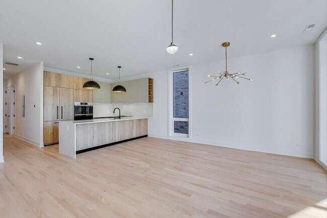 Foto del edificio - 2456 W Cortez St