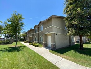 Building Photo - 600 Hosking Ave