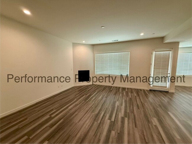 Building Photo - Stunning 4 Bed/3 Bath Belcourt Seven Oaks Home w/ $0 Deposit Option & More