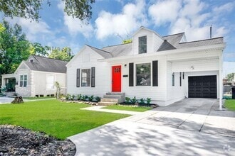 Building Photo - 7616 Elm St