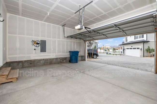 Building Photo - 97 E Polaris Dr