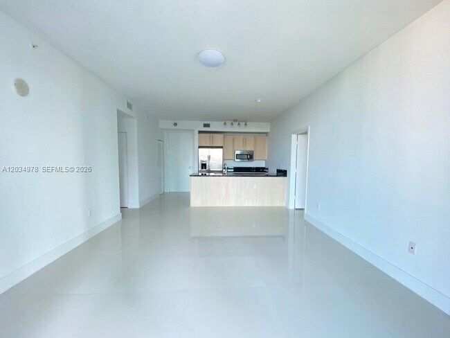 Foto del edificio - 79 SW 12th St