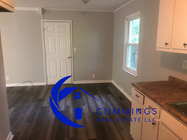 Foto del edificio - Three Bedroom Home with Large Bonus