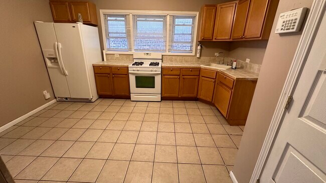 Kitchen second view - 7948 S Drexel Ave