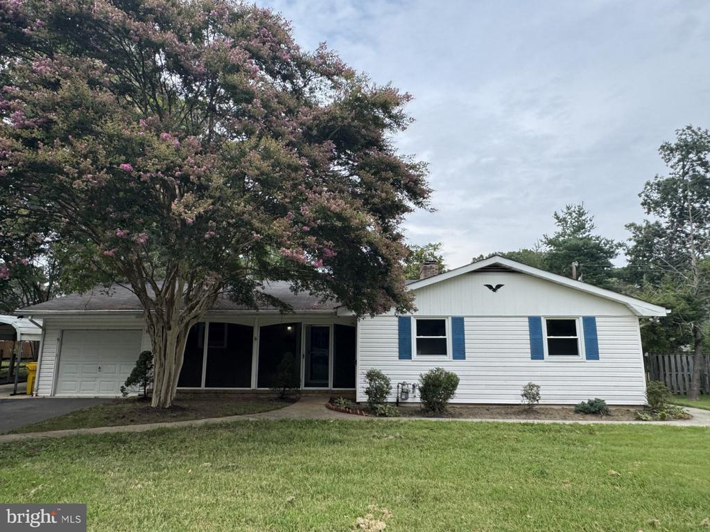 Foto principal - 308 Benfield Rd