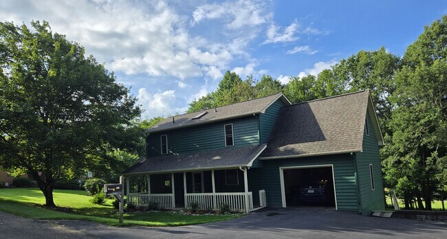 Building Photo - 288 Deerfield Estates Rd