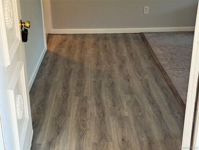 Foto del edificio - 608 Fox Run Ln