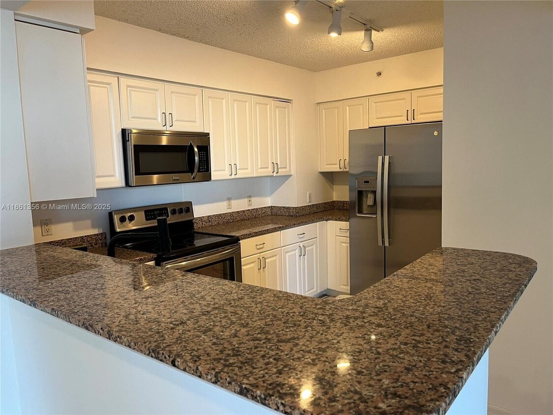Primary Photo - 1155 Brickell Bay Dr