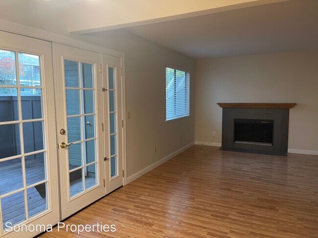 Foto del edificio - 148 Agua Caliente Rd W