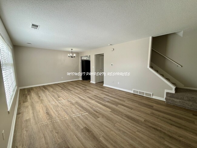 Foto del edificio - Stunning 2 Story townhome