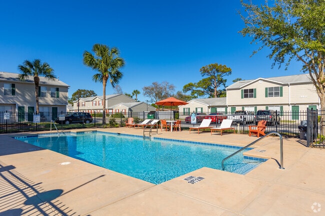 Pool - Sabal Palms Apartments