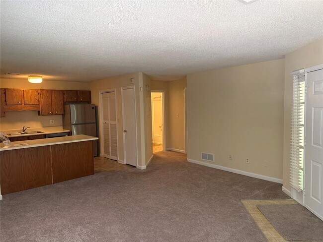Foto del edificio - 1600 Oakpoint Dr SW