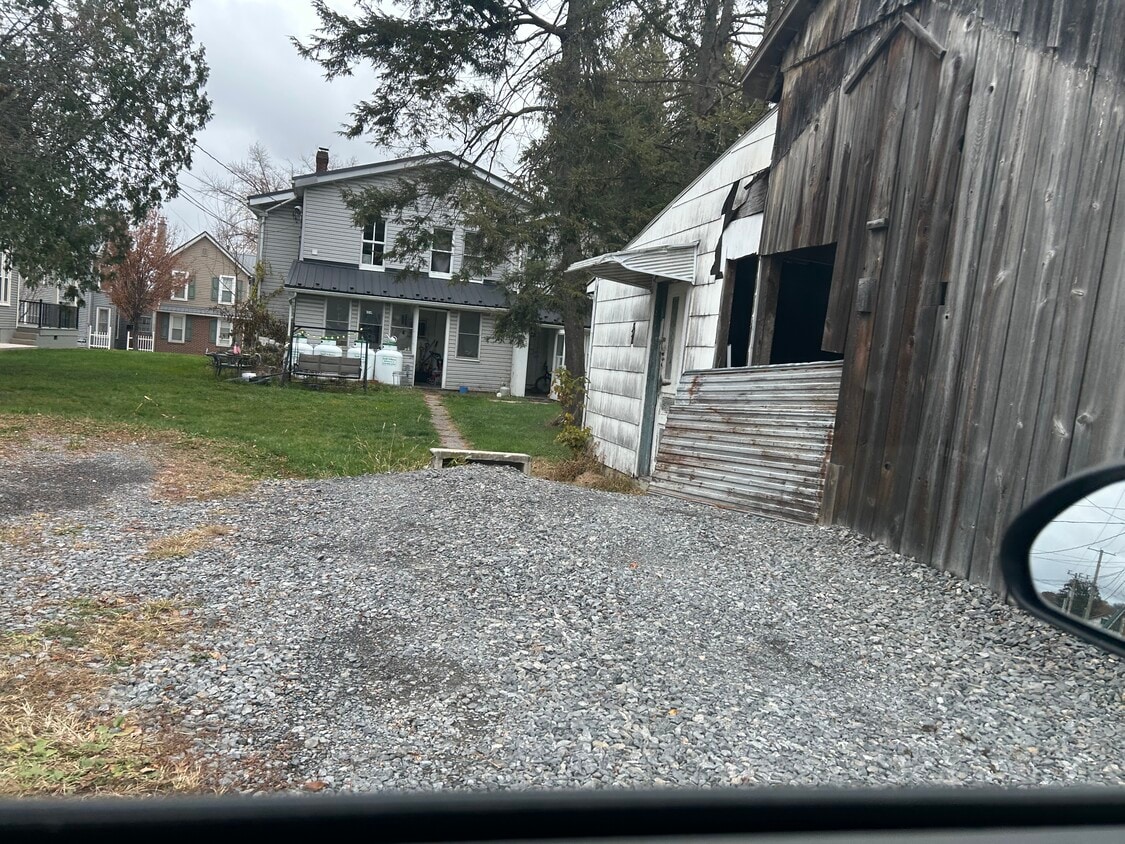 Building Photo - 607 Chestnut St