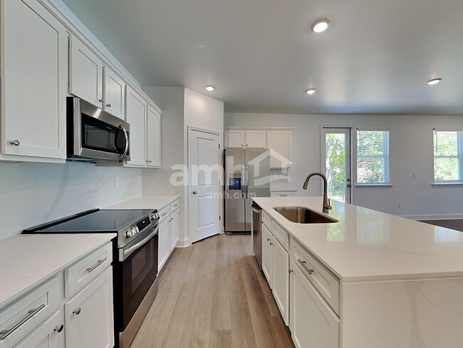 Building Photo - 378 Golucke Wy