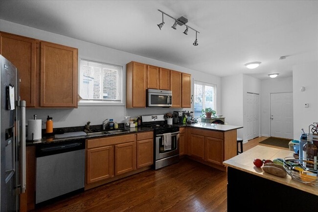 Foto del edificio - 3528 W Shakespeare Ave