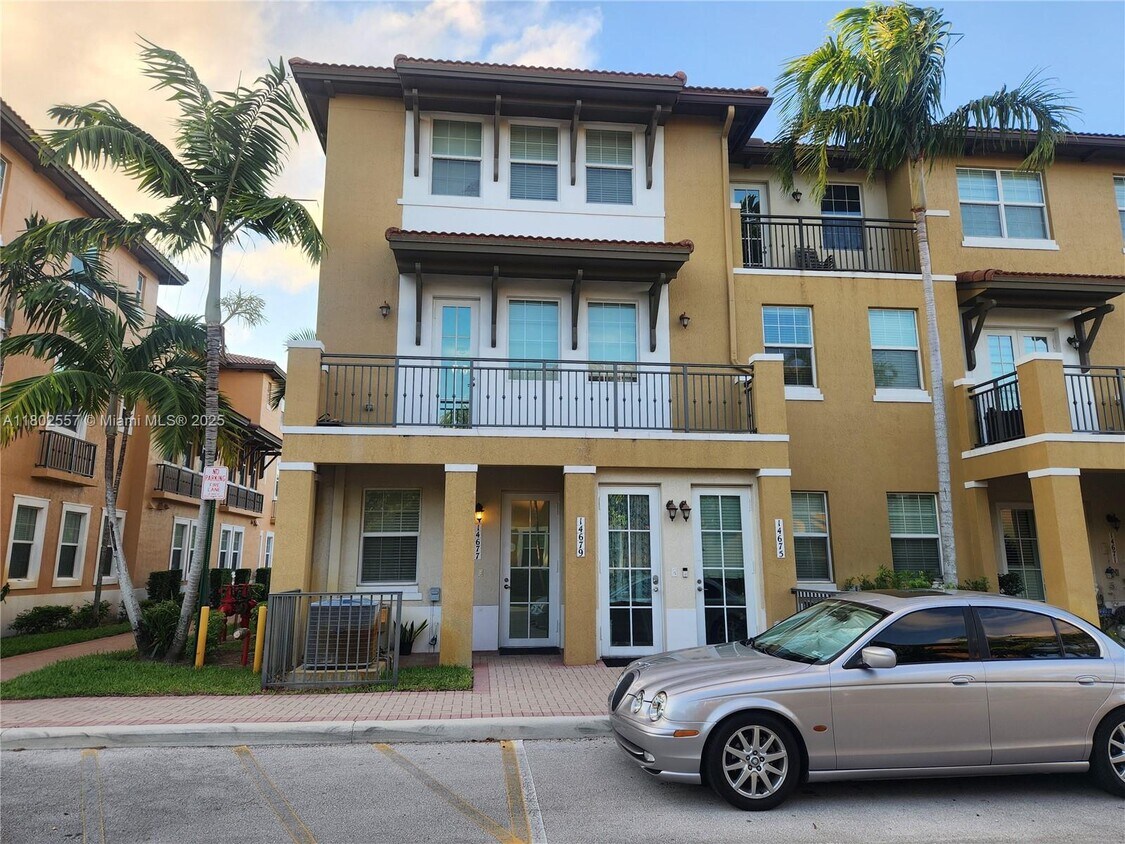 Primary Photo - 14677 SW 9th St