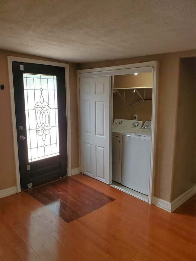 Foto del edificio - 4714 Sharon St