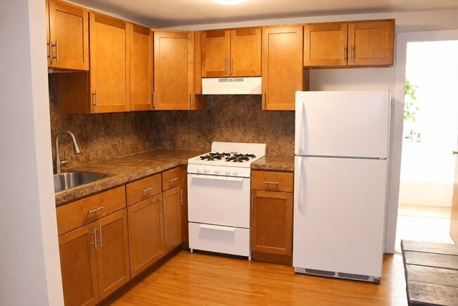 Building Photo - 23 E Springfield St