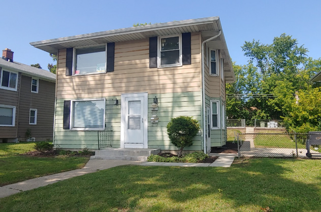 Building Photo - 7116 W Silver Spring Dr