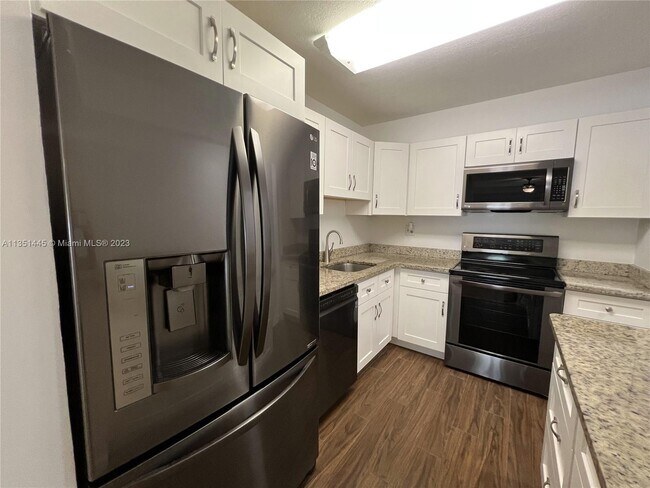 Foto del edificio - 4354 NW 9th Ave