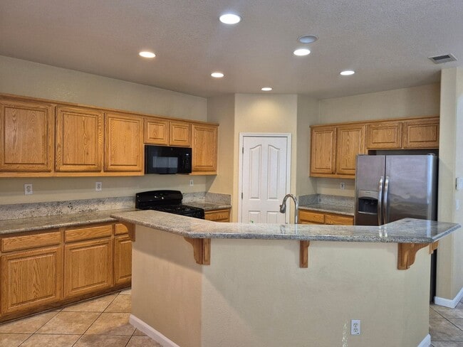 Foto del edificio - 4 Bedroom 3 Bath home with loft and bonus room