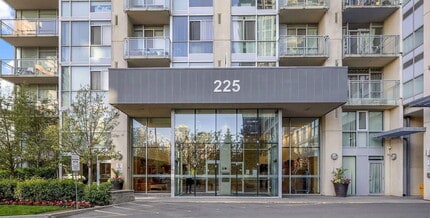 Building Photo - 225 Webb Dr