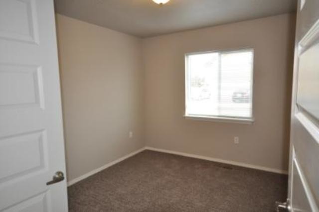 Building Photo - 840 N Maple Grove Rd