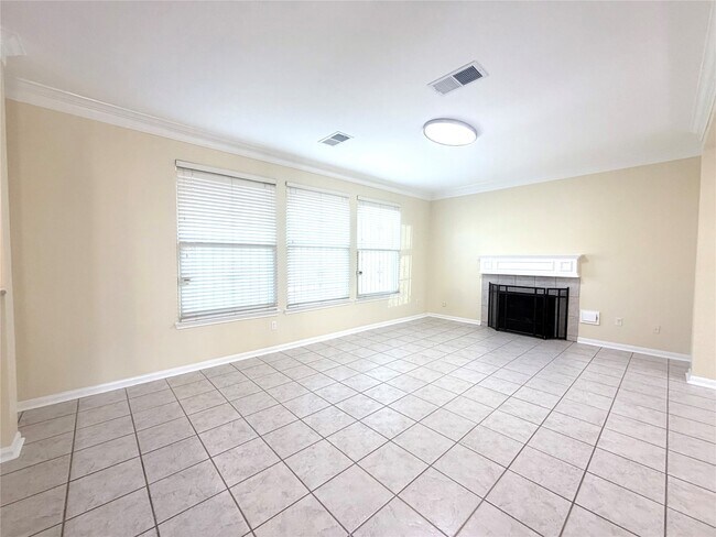 Foto del edificio - 12211 Meadow Crest Ct