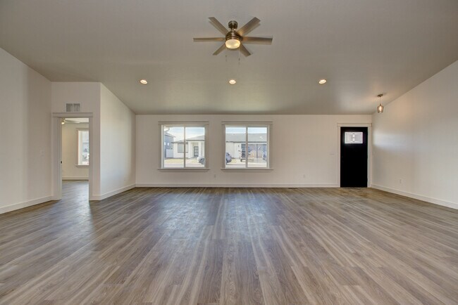 Foto del edificio - 1342 S Justice Ave