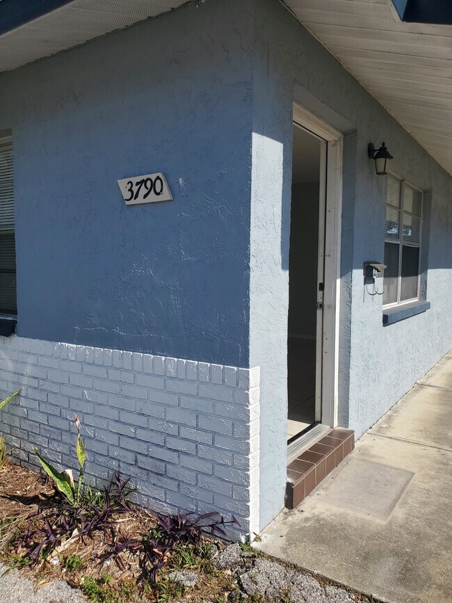 Foto del edificio - 3790 67th Ave N