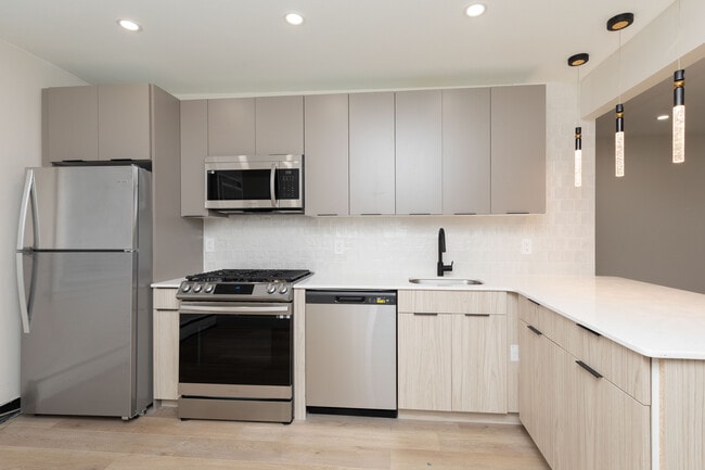 Foto del edificio - Rose Garden Apartments