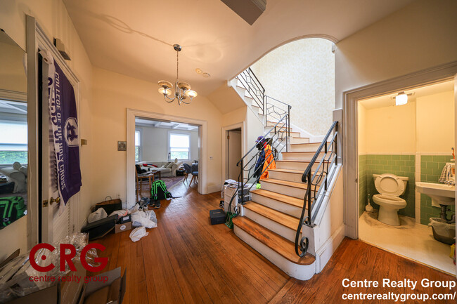 Building Photo - 1712 Beacon St