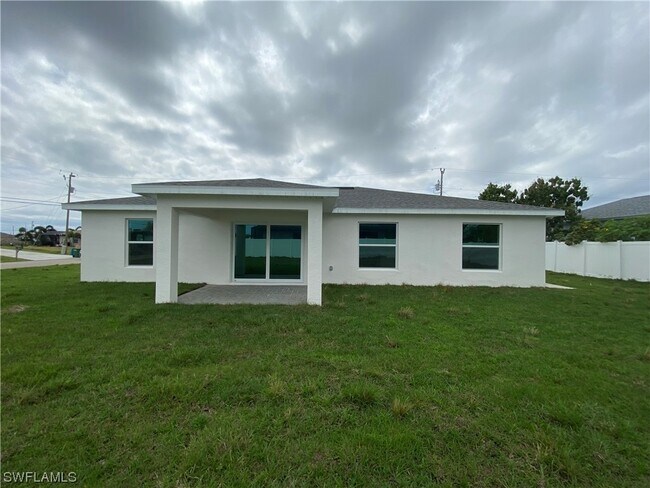 Building Photo - 1721 SW 17th St