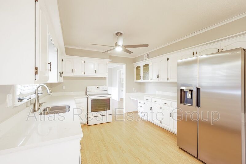 16644 W 146th Terrace, Olathe, KS 66062 House Rental in Olathe, KS