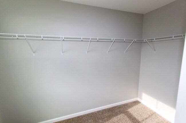 Foto del edificio - 4 Bed, 2.5 Bath Single Family Home in Mart...