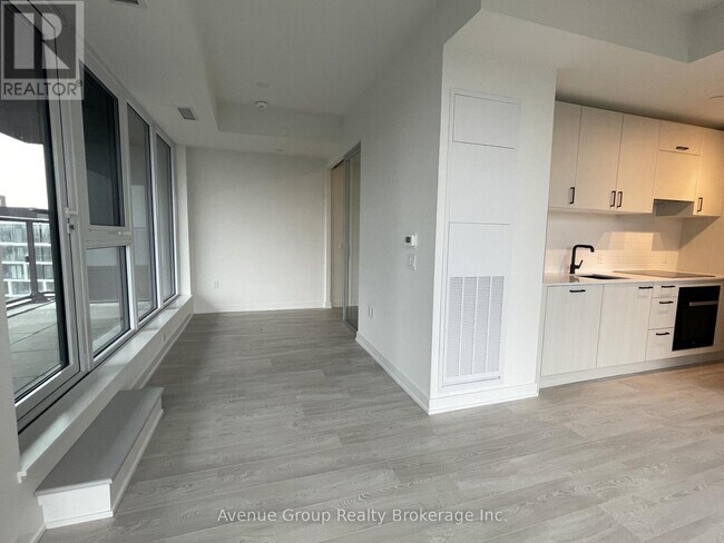Building Photo - 5 Quarrington Lane