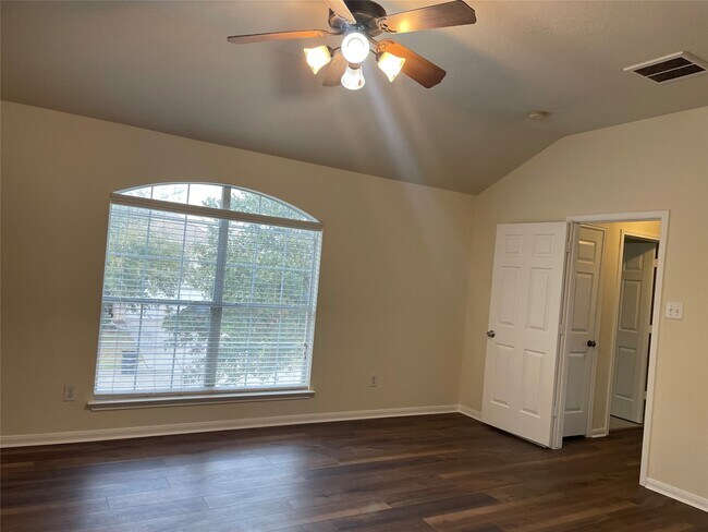 Foto del edificio - 9027 Ferndale View Dr