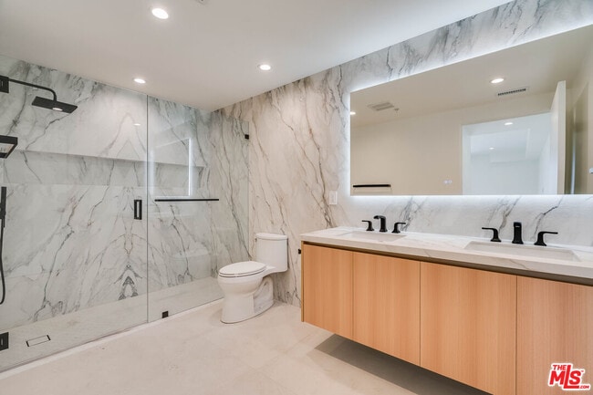 Building Photo - 1414 S Beverly Dr