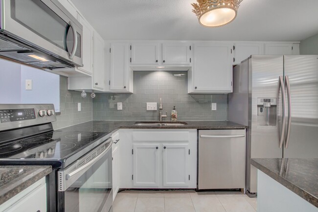 Building Photo - 1135 Barton Hills Dr