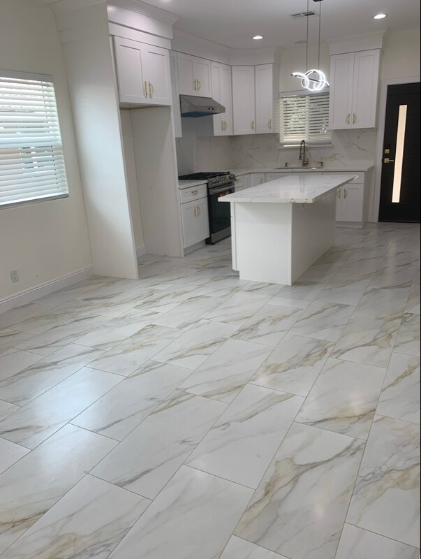 Foto del edificio - 16119 Redwood St