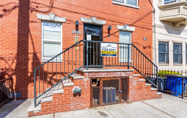 Entrada - 226 Madison St