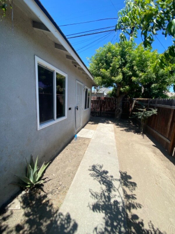 Primary Photo - 3297 Tenaya Ave