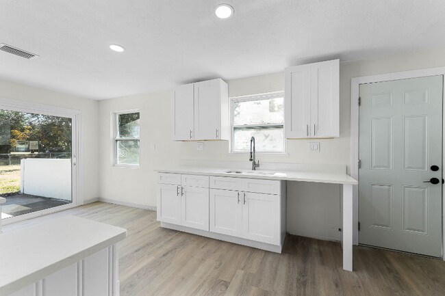 Building Photo - 1021 Flagler Ave