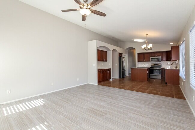 Foto del edificio - 16755 W Polk St