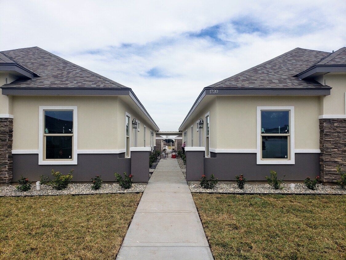 1720 Jackson St Unit 3 (3 Bed / 2 Bath), Weslaco, TX 78599