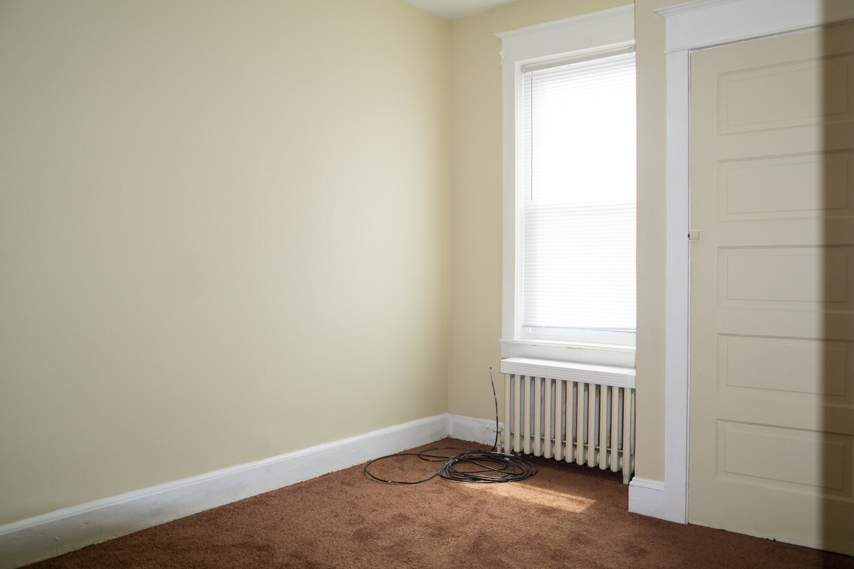 Primary Photo - 2748 Eddington St