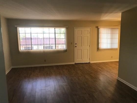 Foto del edificio - 245 W Tujunga Ave