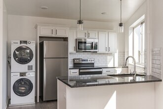 Interior Photo - Lilac Pointe